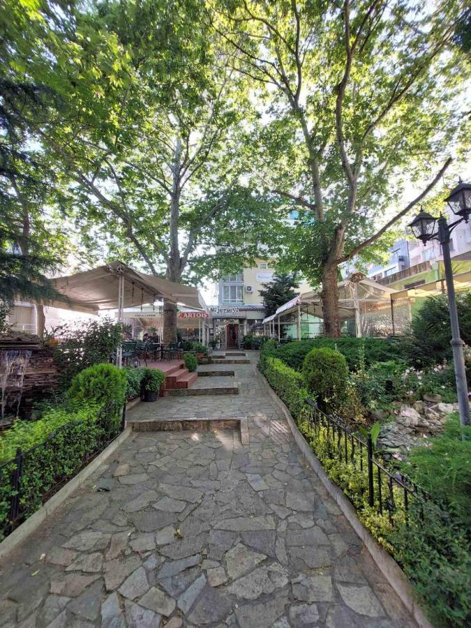 Studios Near To Burgas Free University Exterior photo